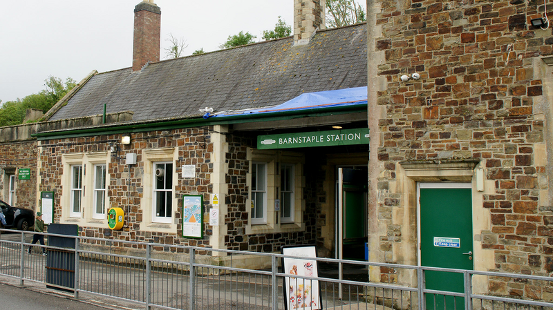 Image of entrance to Barnstaple train station