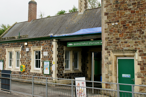 Image of entrance to Barnstaple train station